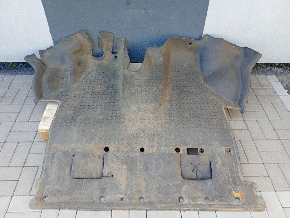 wykładzina gumowa podłoga kabiny vw transporter T5 multivan caravelle 7H1863711