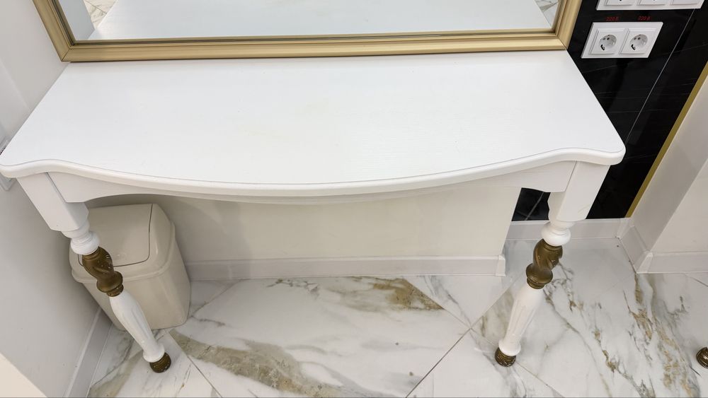 Столик настінний