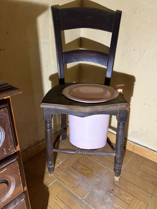 Cadeira com Reservatório
