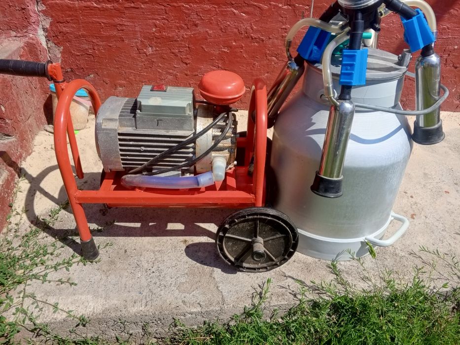 Продам доїльний апарат