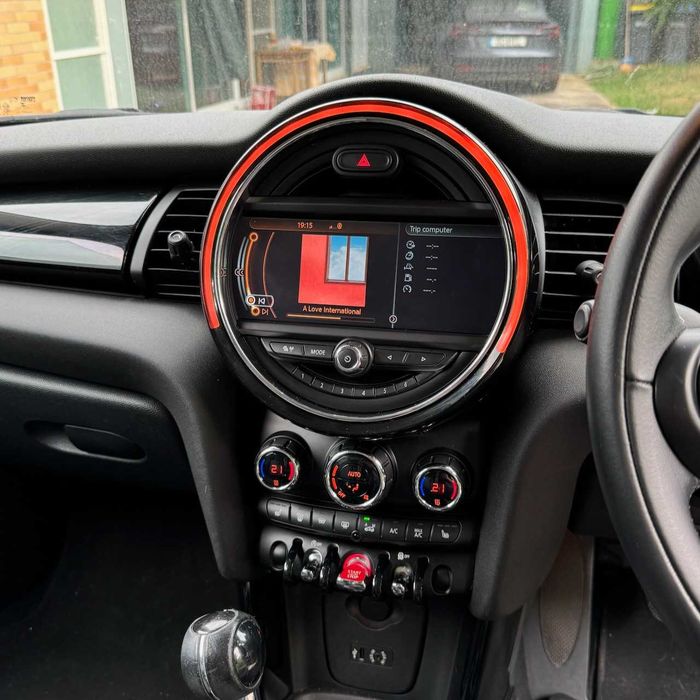 Mini Cooper F56 - volante à Direita