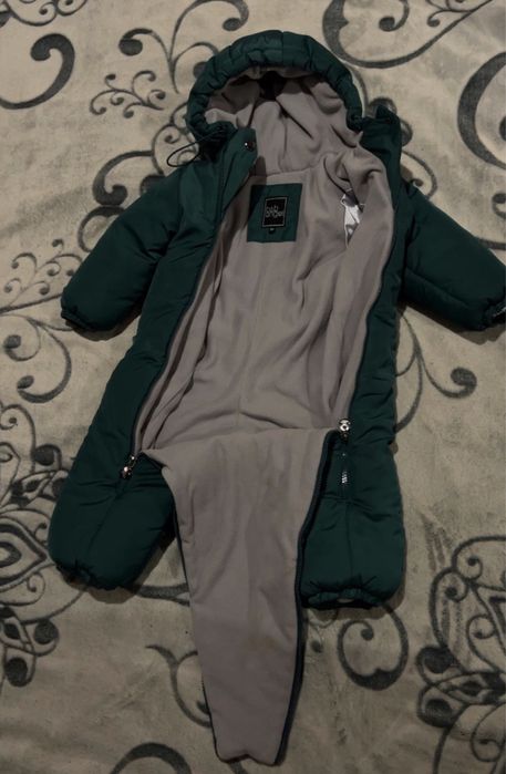 Продам зимний комбенезон 80 размер