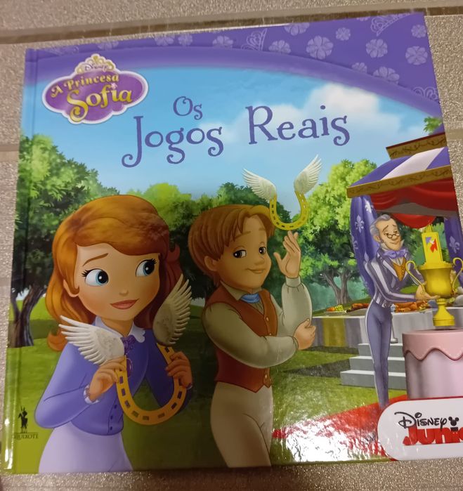 Diversos livros infanto-juvenis