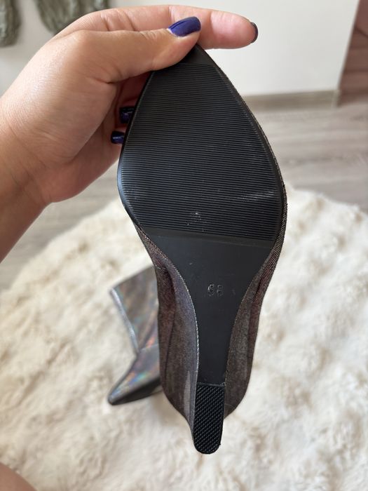 Nowe botki H&M na koturnie z efektem holo 38 unikatowe