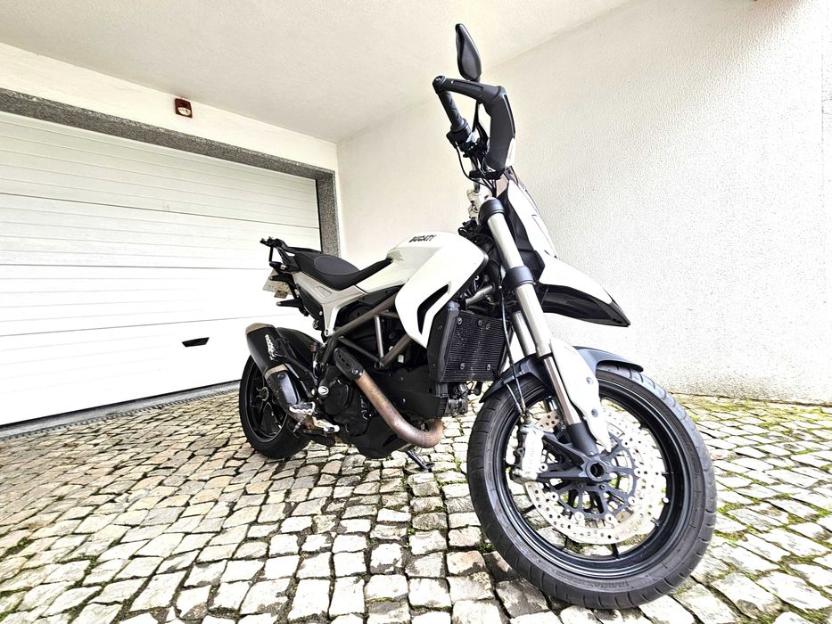 Ducati Hyperstrada 821 com 18 meses garantia
