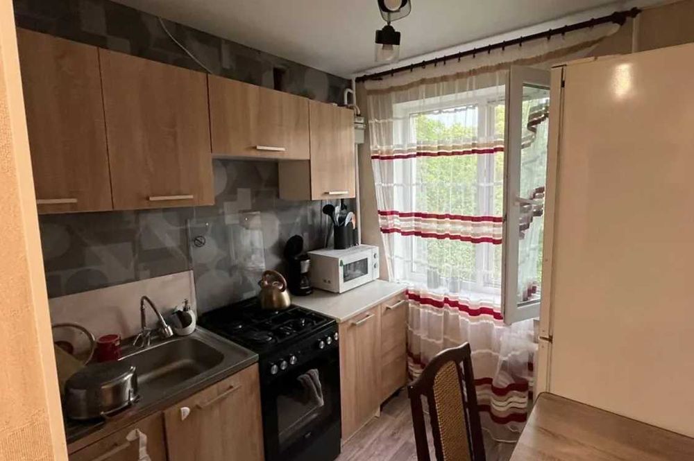 Продам 1к квартиру з ремонтом