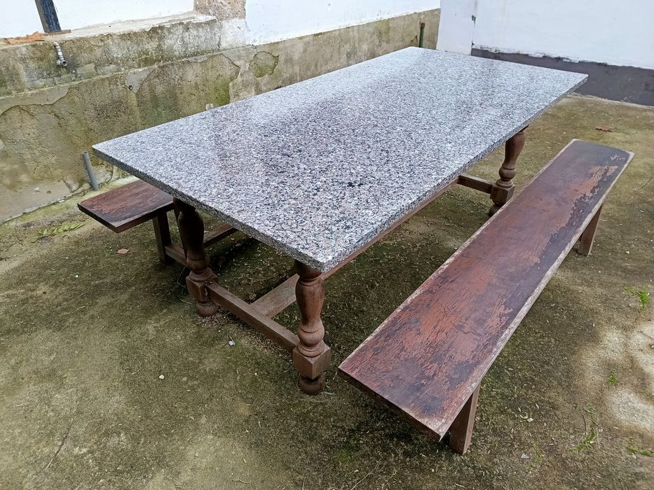 Mesa em granito c/banco