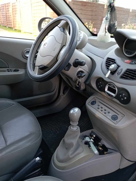 Twingo 2 initiale Paris