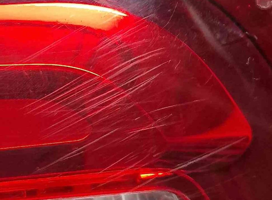 Farolim da Mala Esquerdo a2539067700 - MERCEDES-BENZ GLC