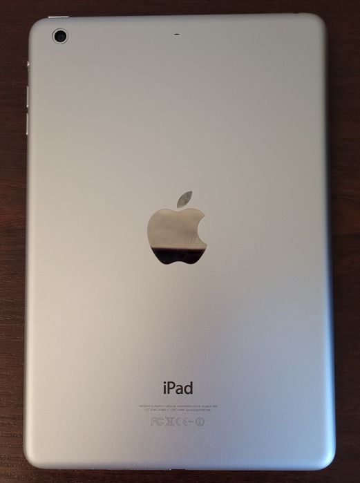 Apple IPad mini 2 retina 7'9" (first generation)16gb silver