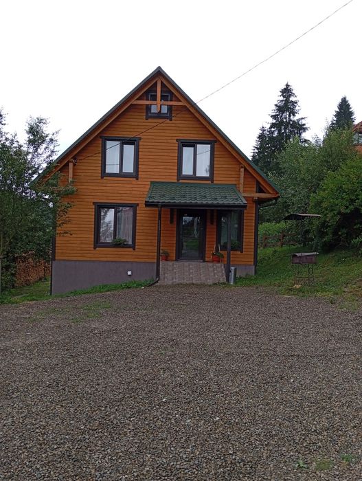 Відпочинок в Карпатах. Котедж поблизу Буковеля. Будинок в горах.