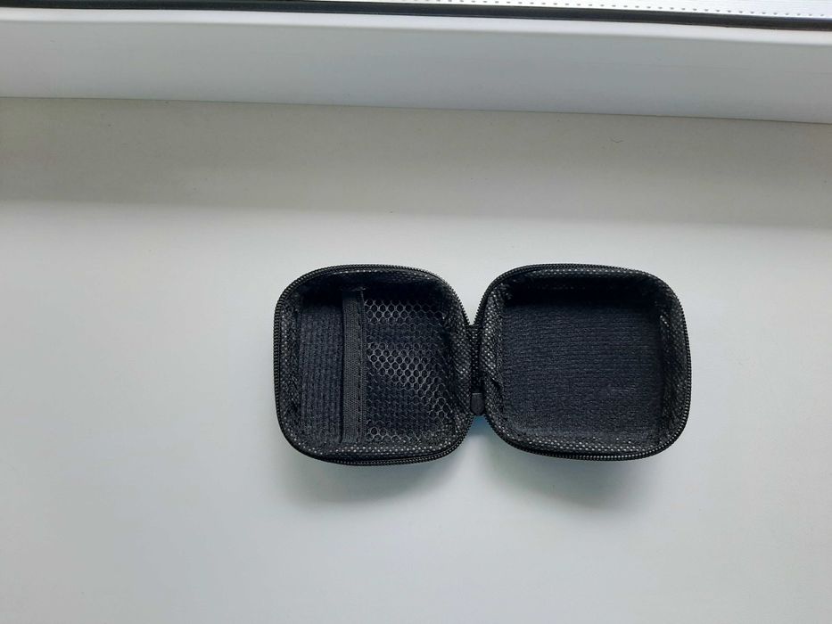 Новый чехол для наушников, кабеля, зарядного, ключей...на молнии 7*7*3