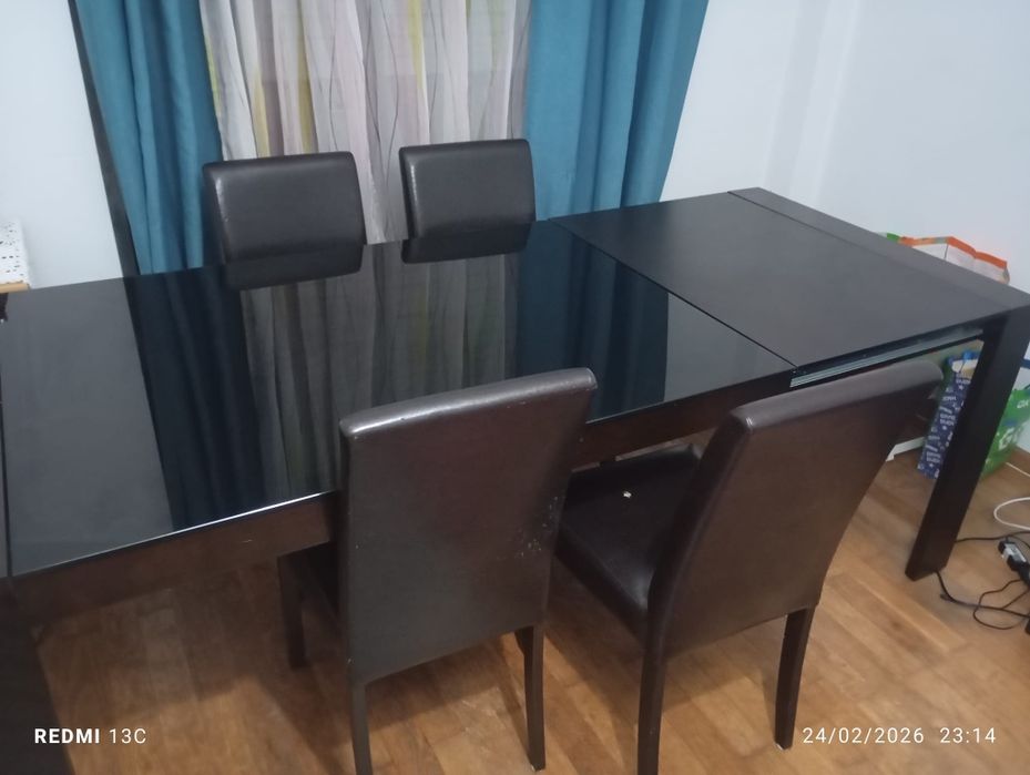 Mesa de jantar + 4 cadeiras