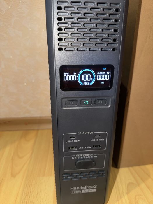 Зарядна станція Bluetti Handsfree 2