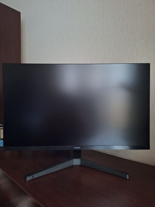 Монитор Samsung Essential S3