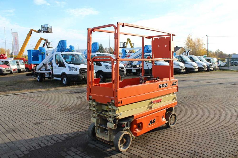 JLG 1930 ES podnośnik nożycowy zwyżka 8 m mini nowe aku. genie 1932