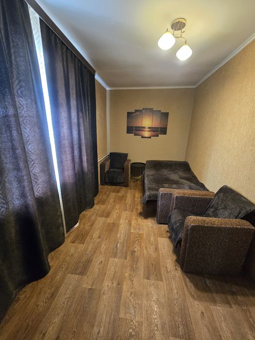 Погодинно  і подобово 2-х кім  р-н зал вокзал