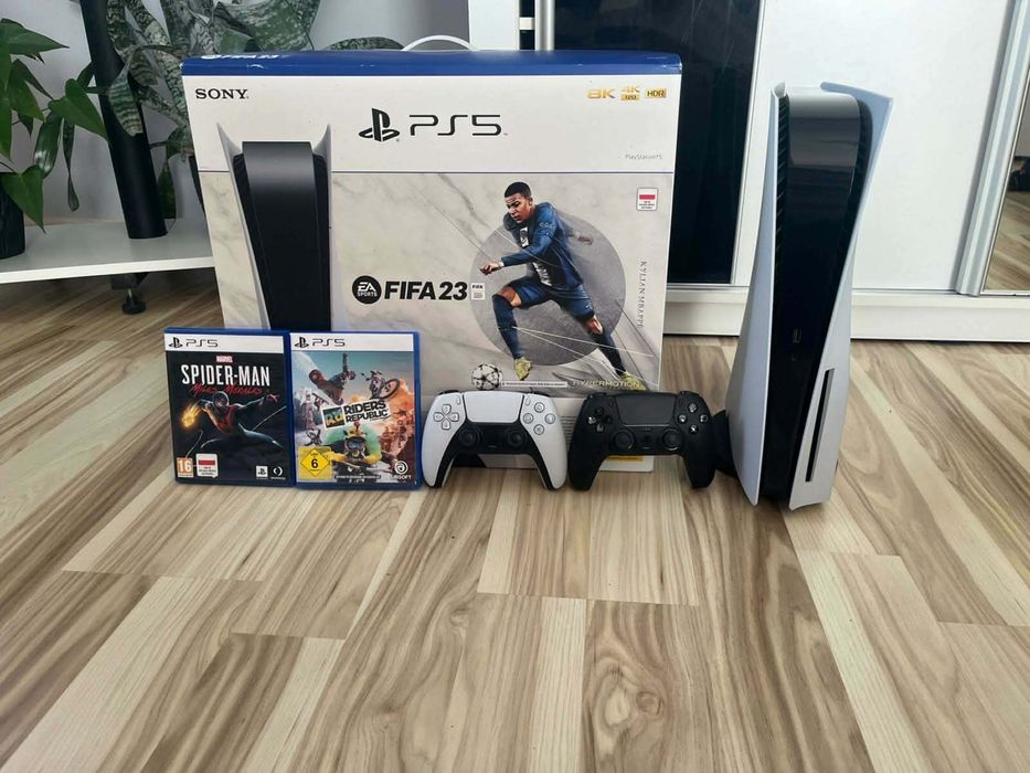 Zestaw Konsola PS 5 z napędem 2 x Pad + 2 gry