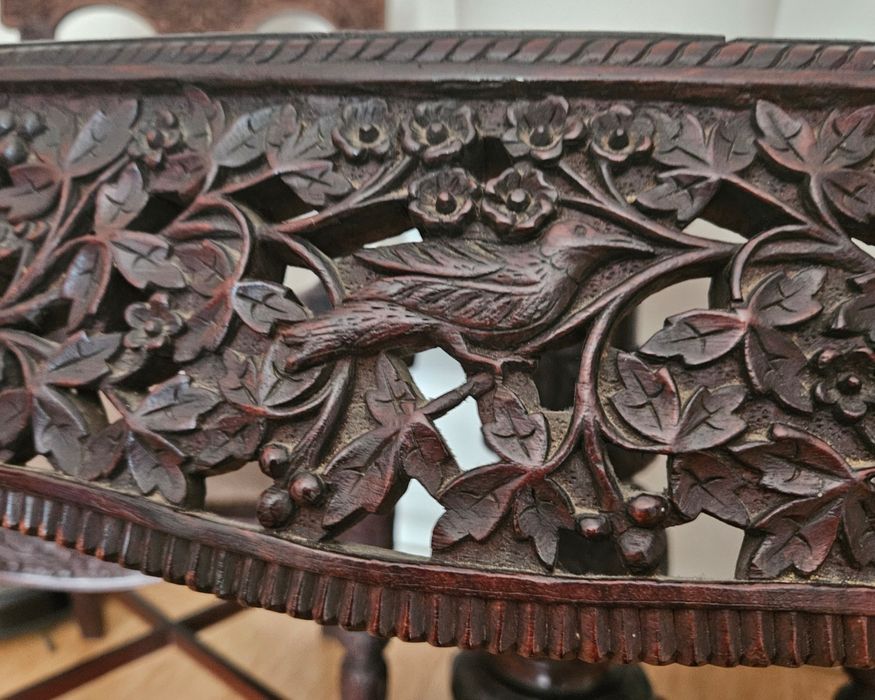 Conjunto Antigo Mesa e Cadeiras Indo Português