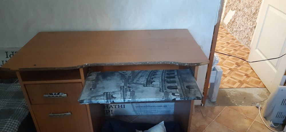 Письменный,учебный стол.