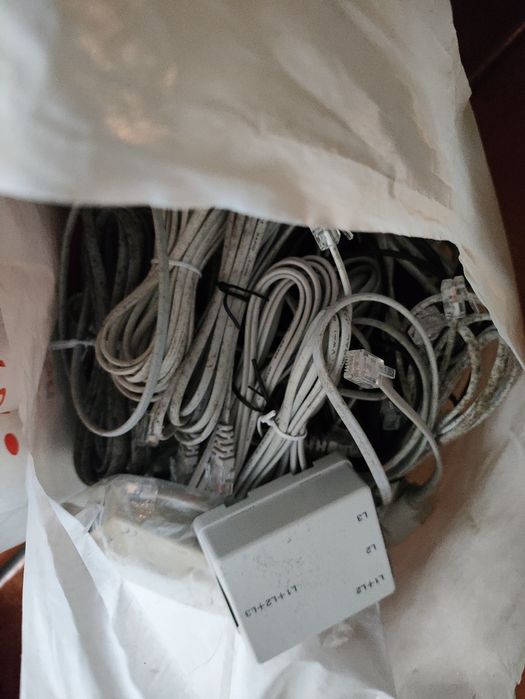 Sucata de Motherboards, baterias, cabos, alumínio, dvd-rw, etc.