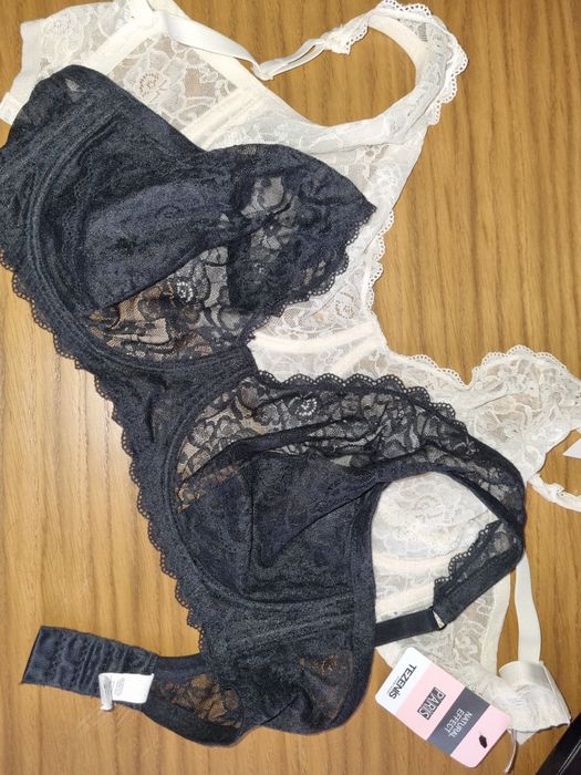 Жіночий бюстгальтер