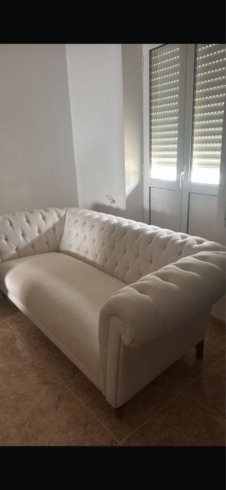 Sofa a precisar de manutencao