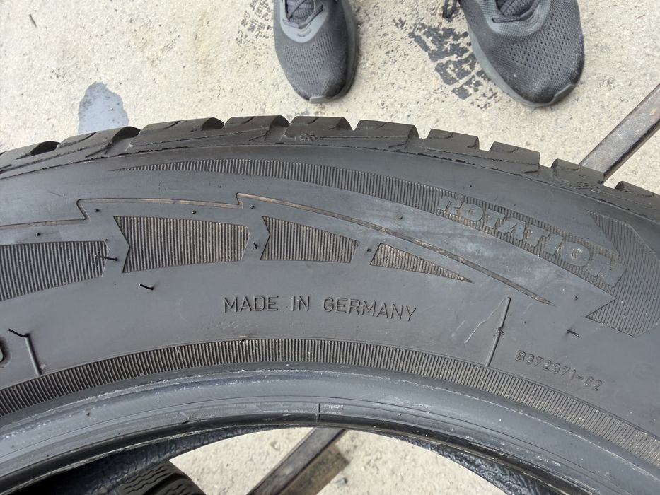 Шини 205/60/16 GoodYear UltraGrip зима 4шт