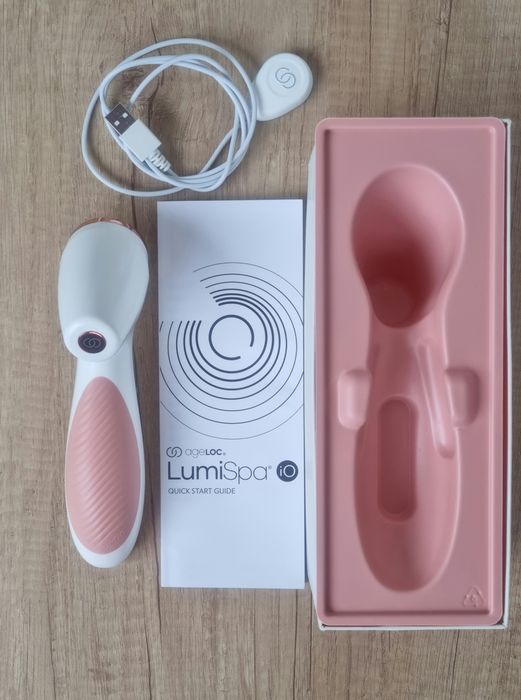 LumiSpa iO urządzenie  do twarzy