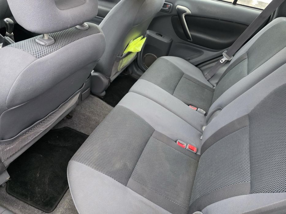 Toyota rav 4 benzyna