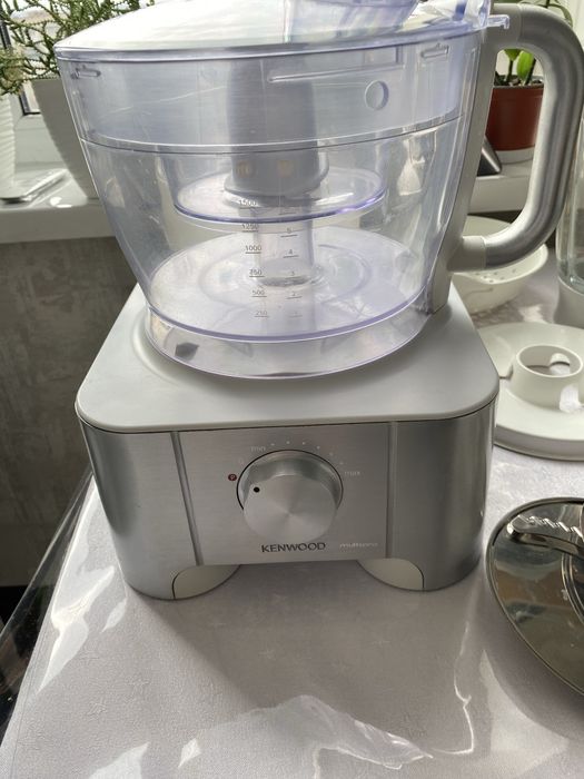 Кухонный комбайн Kenwood multipro FP925