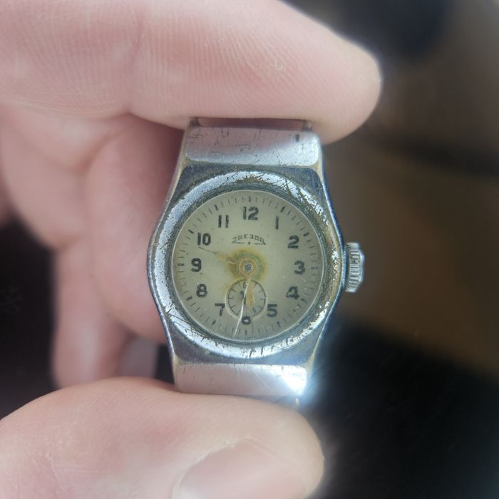 Лот вінтажних радянських годинників (Звезда, Луч, Слава) під реставрац