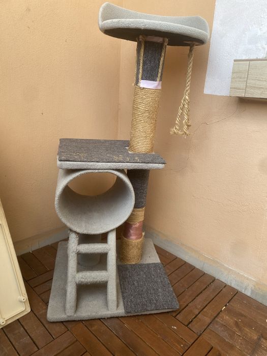 Na sprzedaż drapak dla kota