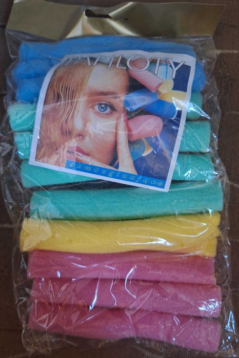 Papiloty do włosów samozginające