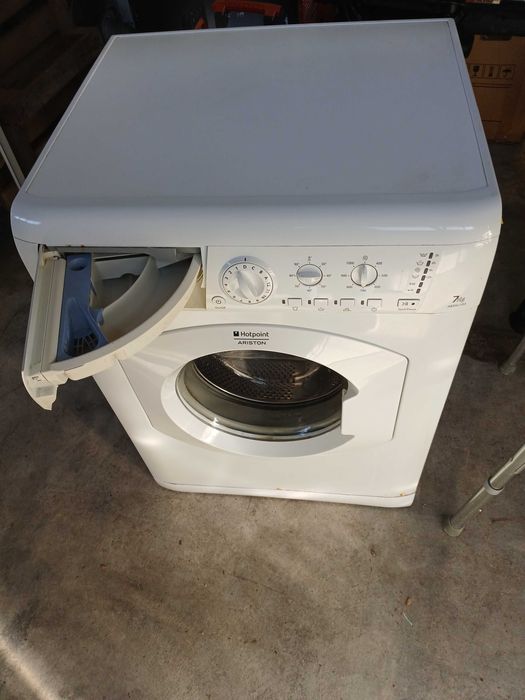 Maquina lavar roupa Hotpoint a funcionar bem
