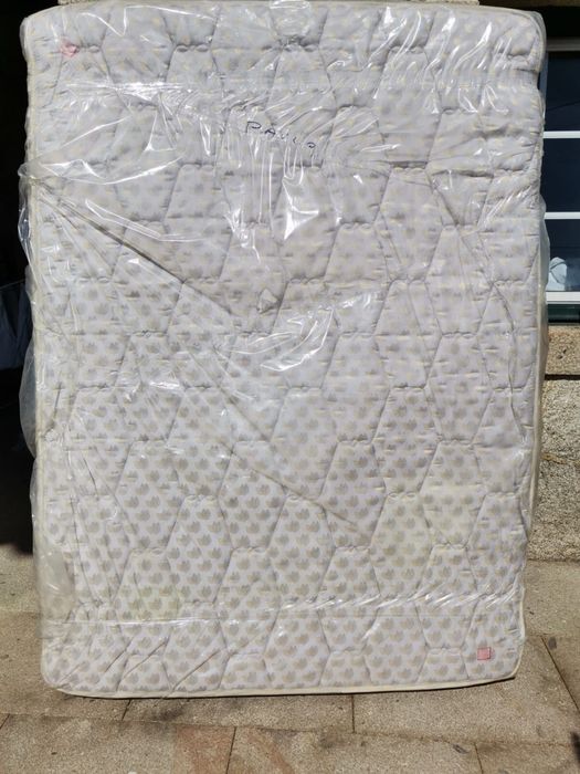 Colchão solteito Pikolin