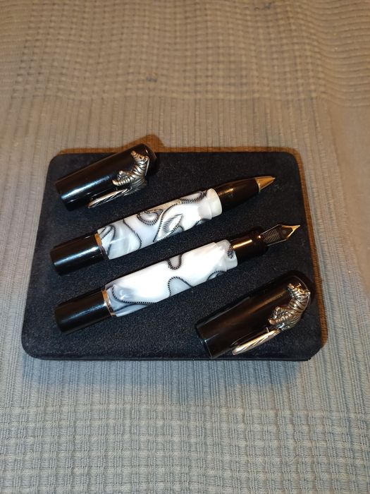 Caneta DELTA ITALY edição limitada zebra