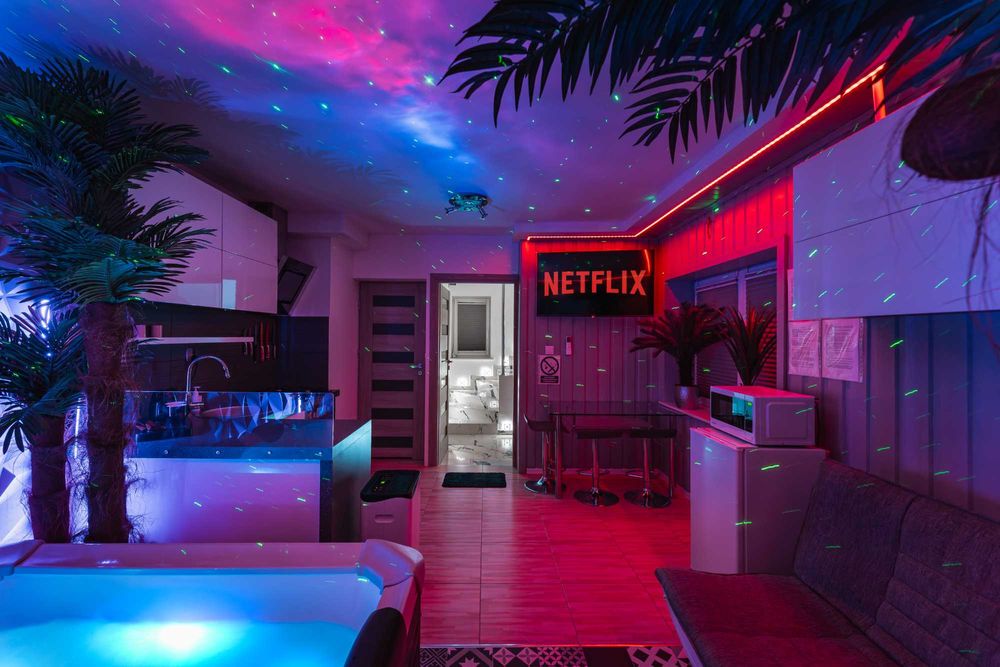 Domek Apartament Dwupoziomowy Love SPA Jacuzzi w pokoju Nastrojowy