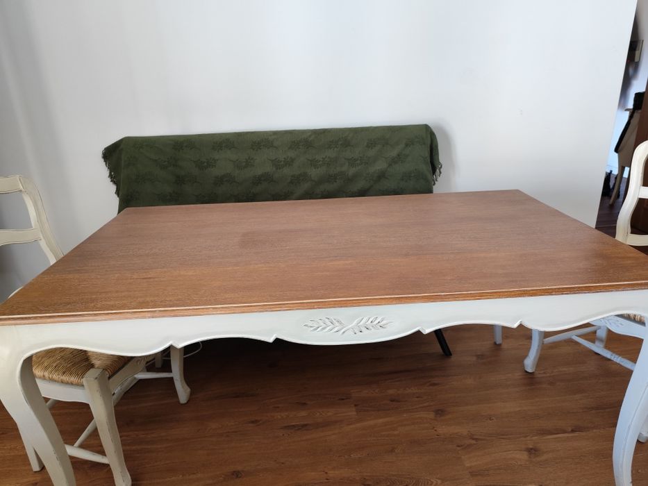 Conjunto de mesa de jantar e 4 cadeiras