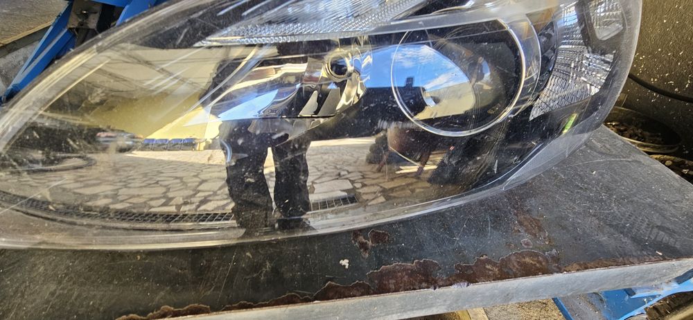 Farol para volvo.