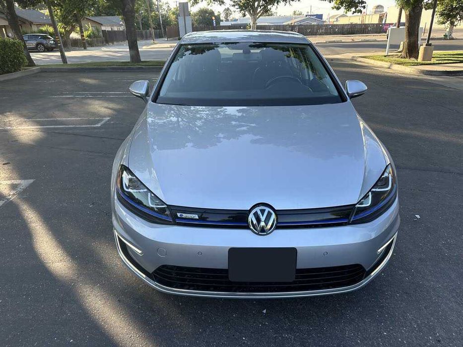 Volkswagen Golf e-Golf      2015