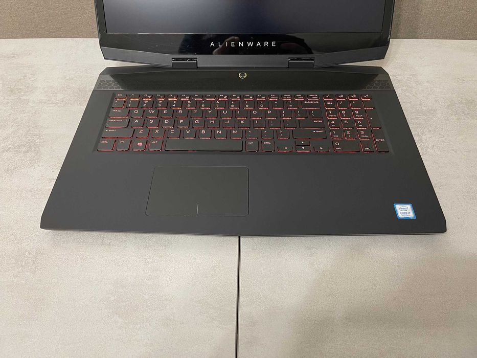 Ігровий ноутбук Dell Alienware 17/17,3"/i7-8750H/16GB/1TB/RTX 2070 8GB