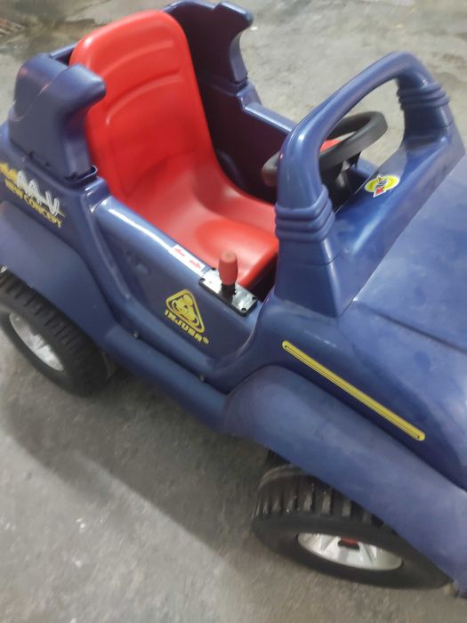 Carro elétrico de criança