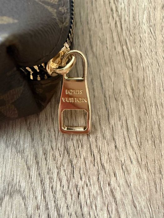 Косметичка в стилі Louis Vuitton