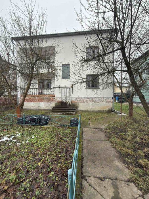 Продається будинок в с. Крихівці, в 10 хвилинах від міста