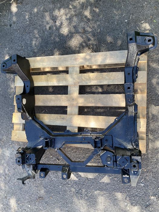 Передняя  балка подрамник Mercedes w168 A140 A160 A170 А класс
