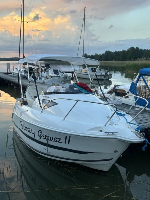 Łodz kabinowa Quicksilver 460