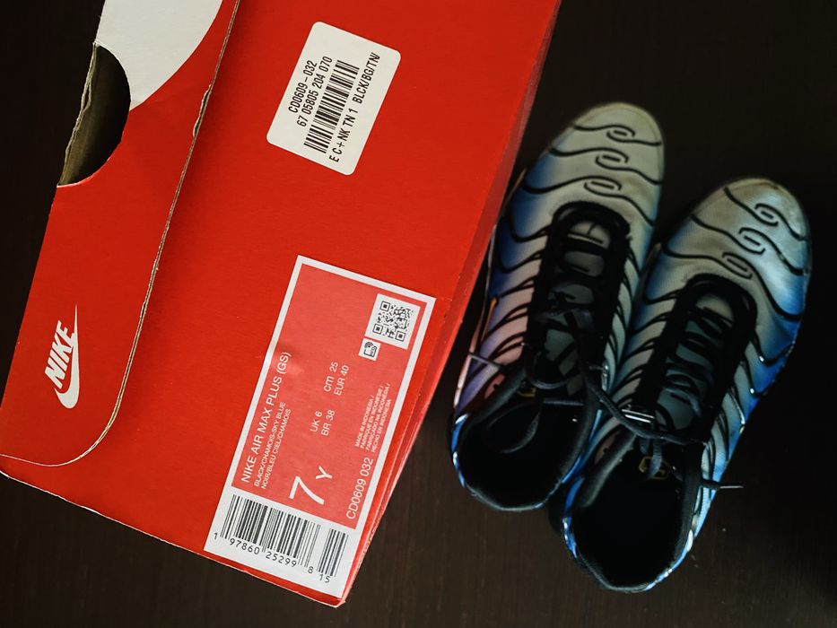 Nike TN Air Max Plus  - Tamanho 40 (7Y)