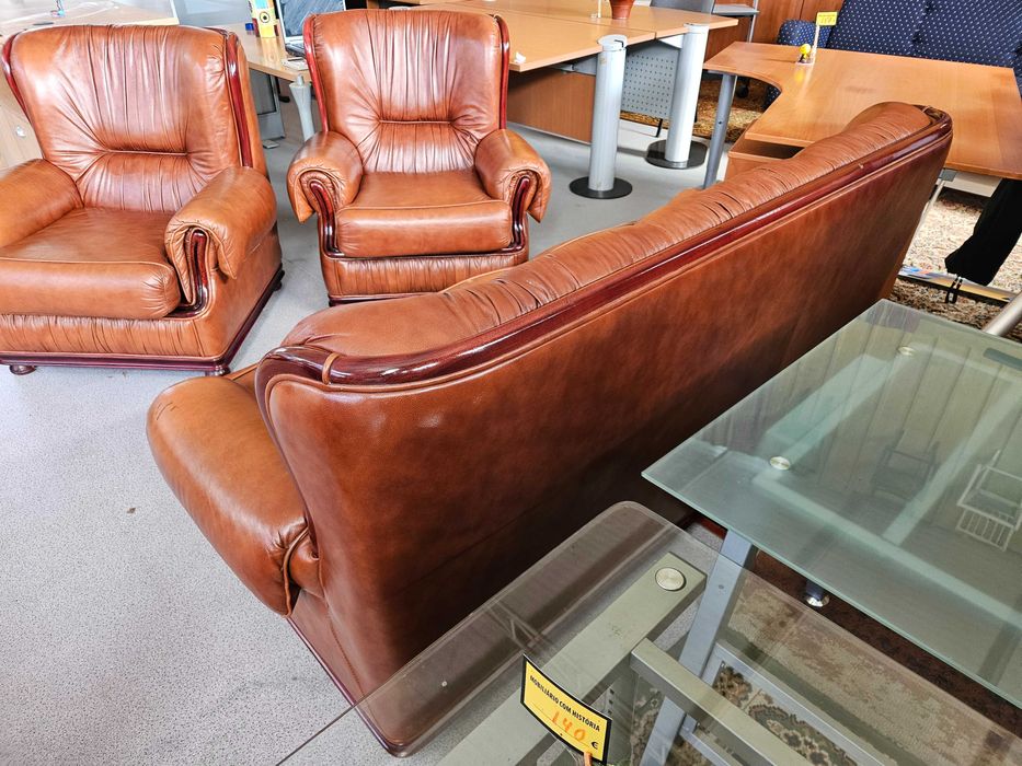 Sofá cama em pele - óptimo estado geral