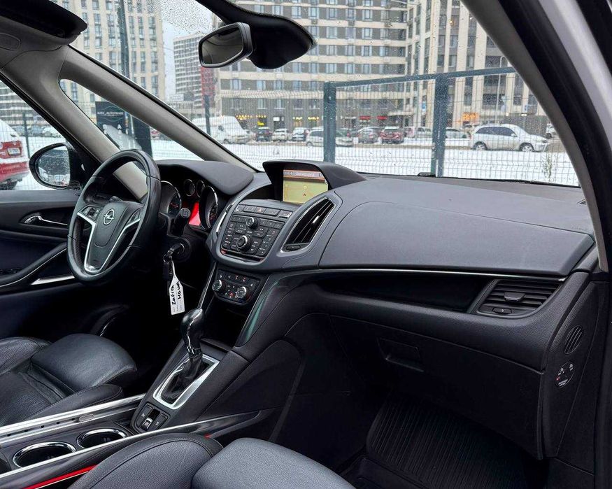 Opel Zafira Tourer OPC-line